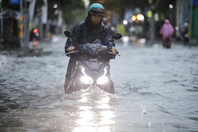 Miền Nam đón đợt mưa to kéo dài- Ảnh 2.