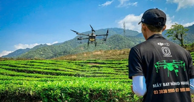 T.Ư Đoàn phối hợp huy động máy bay không người lái Drone cứu trợ vùng lũ- Ảnh 1.