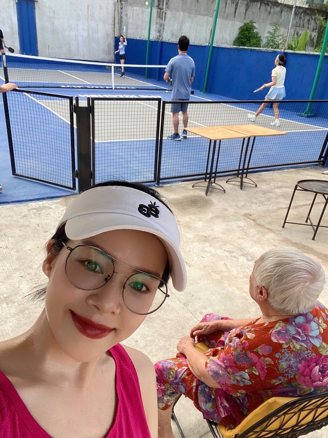 Pickleball: M&ocirc;n thể thao mới đang 'đốn tim' ph&aacute;i đẹp v&igrave; l&yacute; do kh&ocirc;ng ngờ - Ảnh 5.