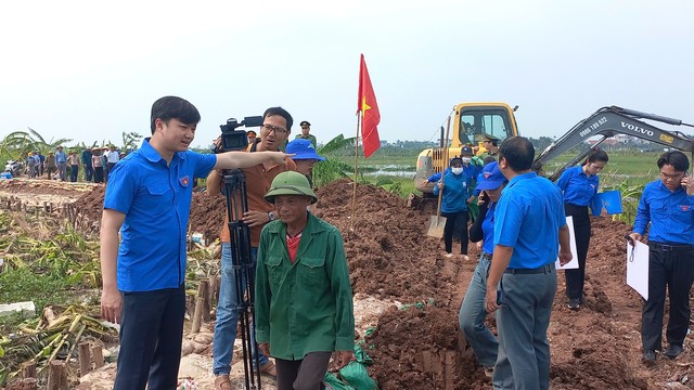 T.Ư Đoàn thăm, tặng quà người dân bị ảnh hưởng bởi bão số 3 ở Hải Dương- Ảnh 4.