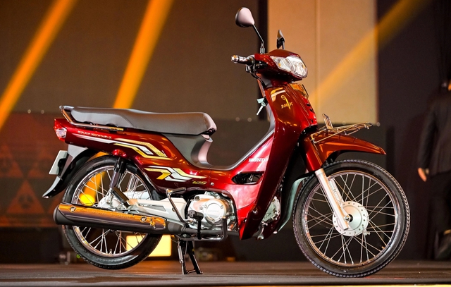 Honda Dream 125 sản xuất tại Campuchia có bản mới, thay tem đổi màn hình- Ảnh 2.