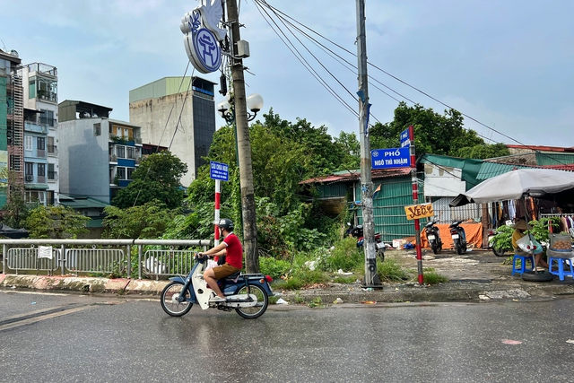 Hà Nội cưỡng chế lấy mặt bằng để thi công kênh La Khê- Ảnh 1.