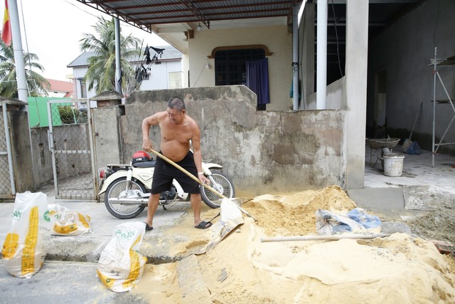 Quảng Bình: Người dân bán đảo Bảo Ninh cấp tập phòng chống bão- Ảnh 5.