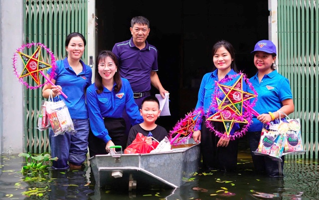 Tỉnh đoàn Hải Dương trao quà tết Trung thu cho gần 200.000 trẻ em- Ảnh 2.