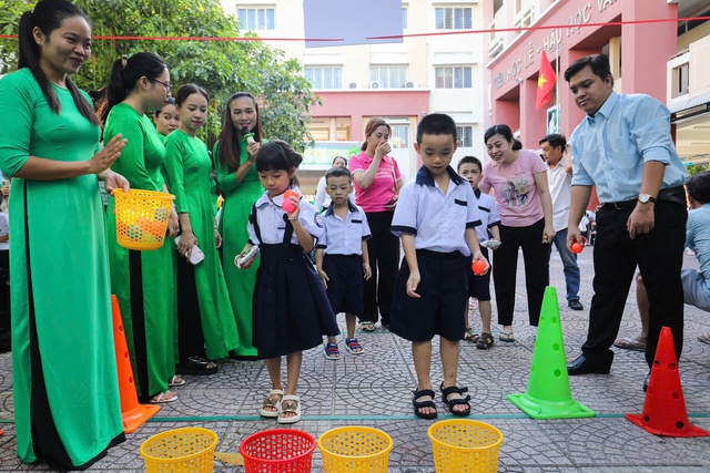 Năm học mới, TP.HCM đẩy mạnh giao quyền tự chủ cho các trường công lập- Ảnh 3.