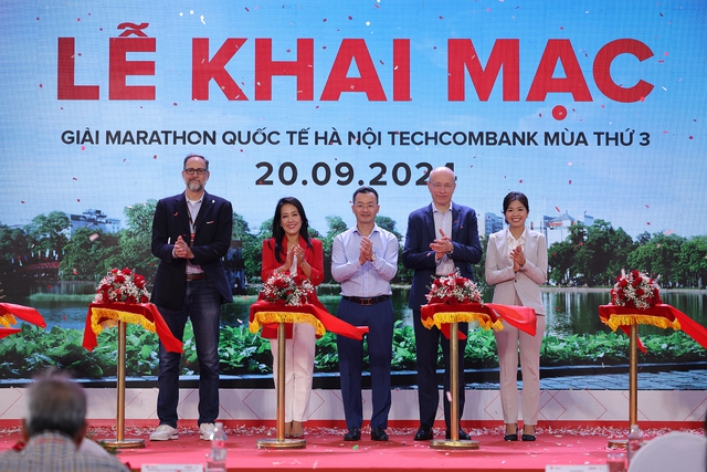 Khai mạc Giải marathon quốc tế Hà Nội Techcombank mùa thứ 3- Ảnh 1.