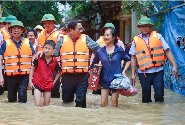 Khẩn trương khắc phục hậu quả bão lũ, nhanh chóng ổn định đời sống nhân dân, tích cực khôi phục sản xuất kinh doanh, thúc đẩy tăng trưởng kinh tế, kiềm chế lạm phát- Ảnh 4.