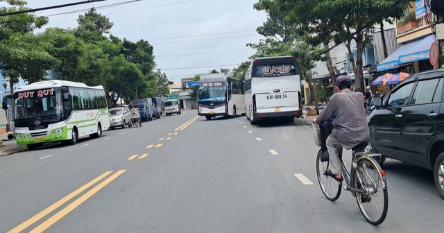 Chờ xử lý dứt điểm xe khách 'trá hình' tuyến cố định tại Tiền Giang, Bến Tre- Ảnh 2.