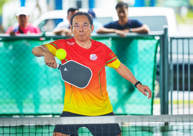 Bí thư TP.HCM dự giải pickleball, vận động 2,8 tỉ ủng hộ đồng bào bị lũ lụt- Ảnh 2.