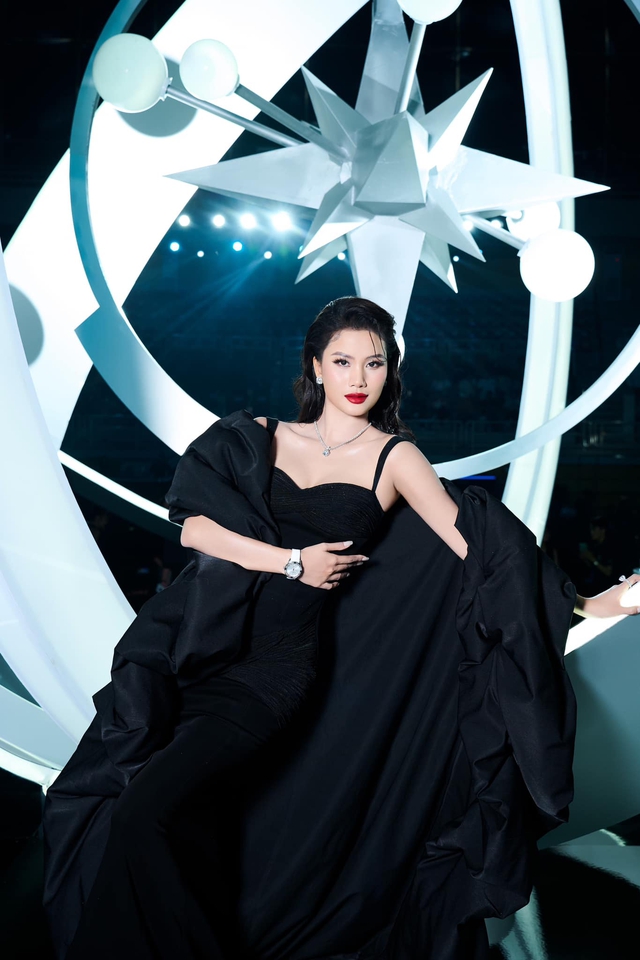 Á hậu Hương Ly lên tiếng về tin đồn hẹn hò Chủ tịch Miss Universe Vietnam- Ảnh 2.