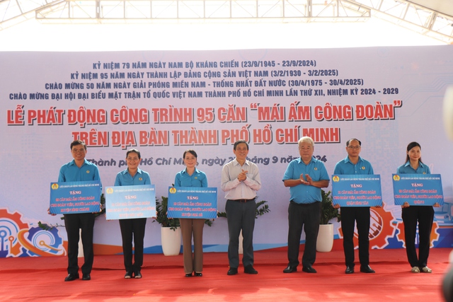 TP.HCM: Trao 95 căn nhà 'Mái ấm công đoàn' cho người lao động- Ảnh 1.