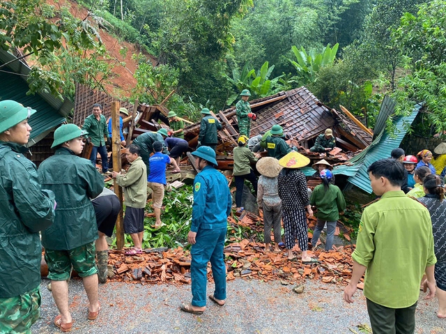 Mưa lớn gây ngập lụt, sạt lở tại Thanh Hóa, Nghệ An, Hà Tĩnh- Ảnh 3.