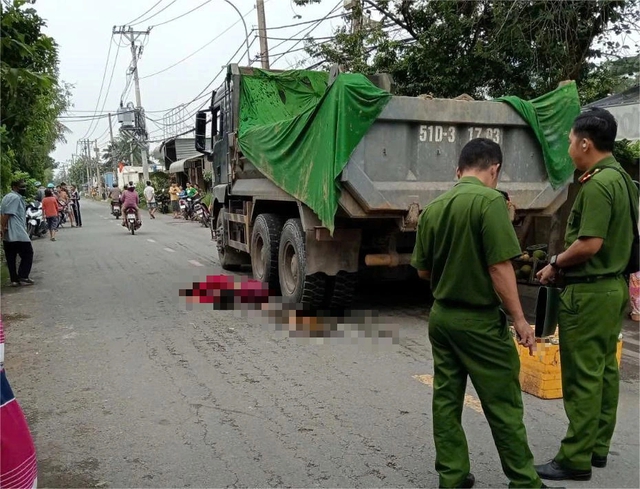 Tai nạn xe máy với xe ben, 1 người tử vong- Ảnh 1.