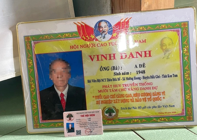 Vụ 'bẫy' người cao tuổi làm bảng vinh danh: Cấm công ty Anh Thi làm bảng vinh danh- Ảnh 1.