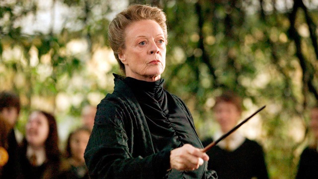 Những vai diễn đáng nhớ của giáo sư 'Harry Potter' - Maggie Smith- Ảnh 1.