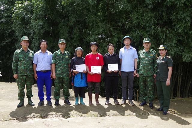 Sau bão số 3, Báo Thanh Niên hỗ trợ người dân vùng mưa lũ Lào Cai- Ảnh 5.