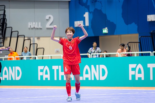 Đội futsal nữ Việt Nam vô địch thuyết phục ngay trên đất Thái Lan - Ảnh 2.