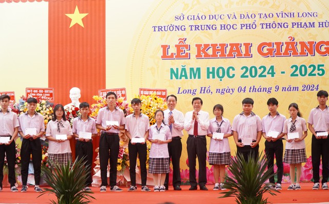 Chủ tịch Quốc hội Trần Thanh Mẫn: Ngành giáo dục Vĩnh Long là điểm sáng cả nước- Ảnh 7.