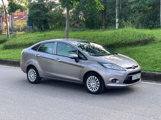 Ford Fiesta đã qua sử dụng giá dưới 200 triệu, phù hợp với người mới- Ảnh 1.