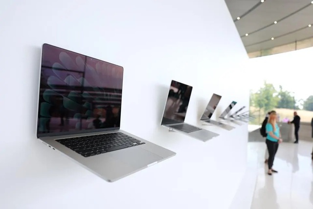 MacBook Air hiện có 2 phiên bản màn hình 13 inch và 15 inch