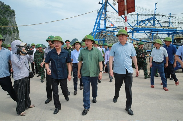 Phó thủ tướng Trần Hồng Hà kiểm tra phòng chống siêu bão Yagi ở Hải Phòng, Quảng Ninh- Ảnh 3.