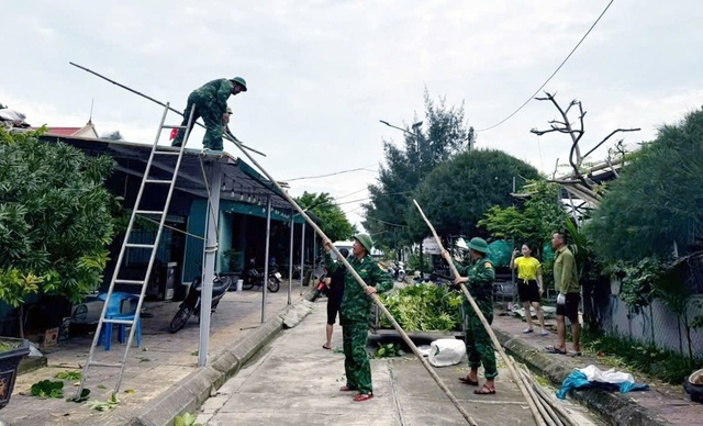 Siêu bão Yagi giảm cấp, sức tàn phá vẫn rất lớn- Ảnh 2.