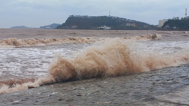 Hải Phòng vẫn mất điện, mất nước diện rộng- Ảnh 1.