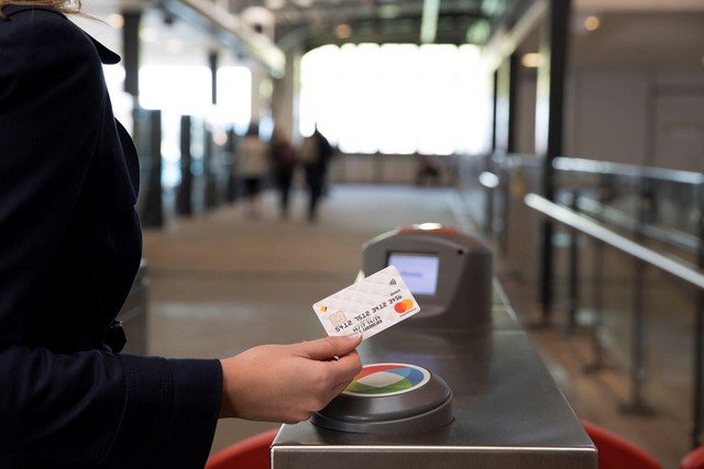 FPT IS và Mastercard hợp tác triển khai số hóa thanh toán trong giao thông công cộng- Ảnh 1.