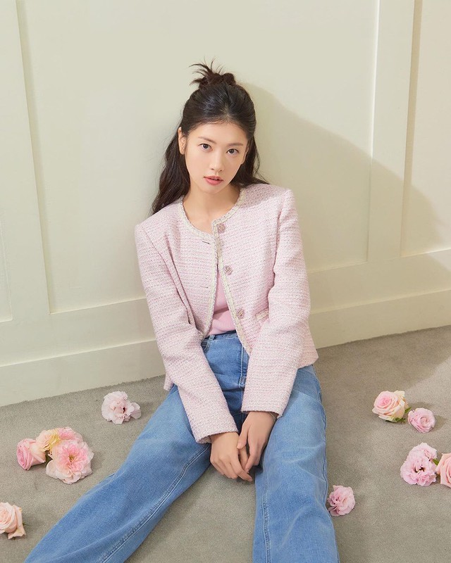 Quần jeans và áo tweed, cặp đôi bất bại mùa thu đông- Ảnh 3.