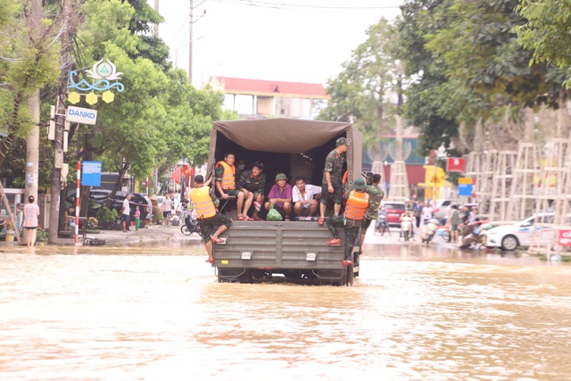 Lũ sông Cầu lớn nhất 65 năm, Thái Nguyên nhắn tin cảnh báo người dân ứng phó- Ảnh 3. Lũ sông Cầu lớn nhất 65 năm, Thái Nguyên nhắn tin cảnh báo người dân ứng phó- Ảnh 3.