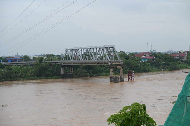 Cầu Phong Châu hư hỏng, Phú Thọ từng kiến nghị sửa chữa từ 2022- Ảnh 1.