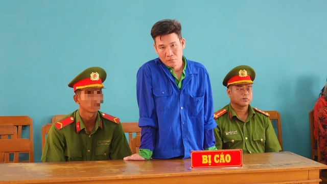 Ghen tuông với 'vợ hờ', dùng dao đâm 4 người gây thương tích- Ảnh 1.
