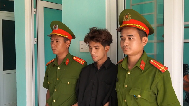 Dùng clip nhạy cảm dọa tống tiền người yêu cũ- Ảnh 1.
