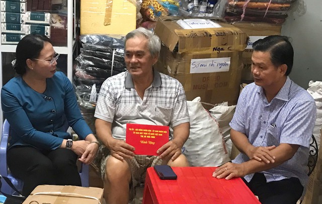  Cháy lớn tại siêu thị sách, thiệt hại hơn 2 tỉ đồng- Ảnh 2.
