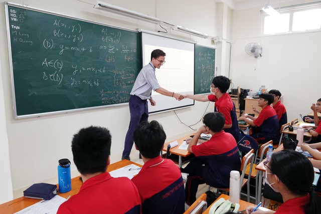 Năm học mới, TP.HCM đẩy mạnh giao quyền tự chủ cho các trường công lập- Ảnh 2.