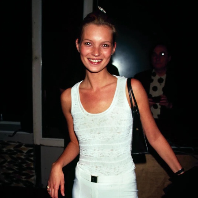 Kate Moss bị bắt nạt vì hình ảnh 'heroin chic' khét tiếng một thời- Ảnh 1.