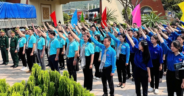 Dấu ấn phong trào 'Tôi yêu Tổ quốc tôi' của thanh niên Quảng Trị- Ảnh 1. Dấu ấn phong trào 'Tôi yêu Tổ quốc tôi' của thanh niên Quảng Trị- Ảnh 1.