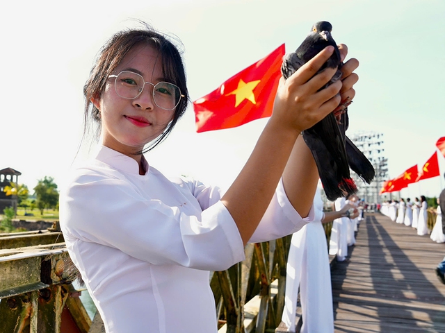 Dấu ấn phong trào 'Tôi yêu Tổ quốc tôi' của thanh niên Quảng Trị- Ảnh 2. Dấu ấn phong trào 'Tôi yêu Tổ quốc tôi' của thanh niên Quảng Trị- Ảnh 2.