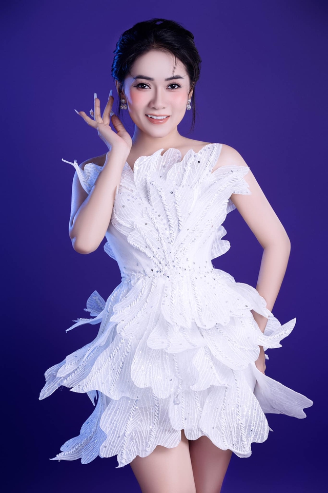 Nghệ sĩ Thy Nhung trải lòng chuyện ly hôn, tiết lộ mối quan hệ với chồng cũ- Ảnh 2.
