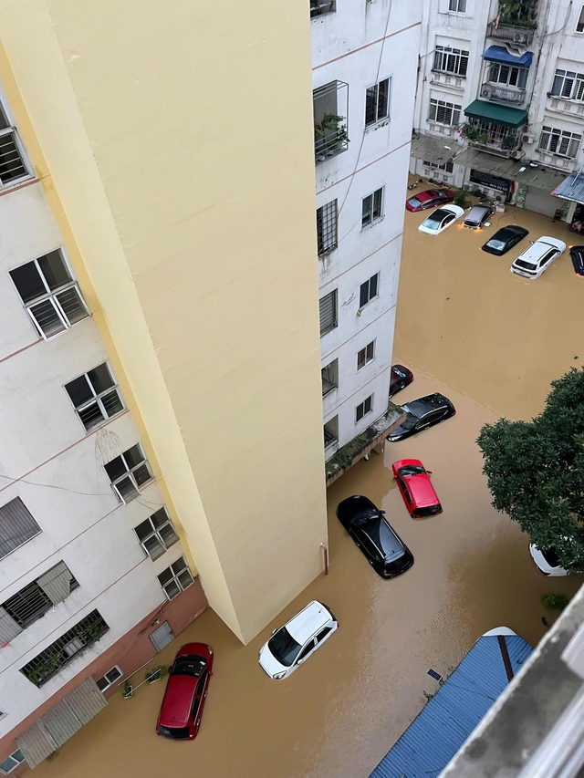 Lũ sông Cầu tràn vào TP.Thái Nguyên, chính quyền xuyên đêm sơ tán dân- Ảnh 5.