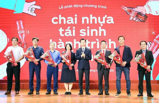 Anh Nguyễn Minh Triết dự lễ phát động ‘Chai nhựa tái sinh, hành trình tiếp nối’- Ảnh 1.