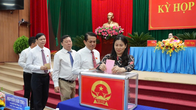 Bầu Chủ tịch UBND H.Long Đất sau khi sáp nhập 2 huyện Long Điền và Đất Đỏ- Ảnh 3.