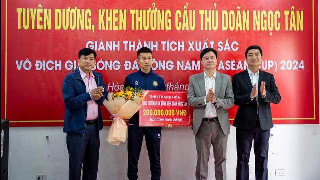 'Chiến binh' Doãn Ngọc Tân được Thanh Hóa thưởng 300 triệu đồng- Ảnh 1.