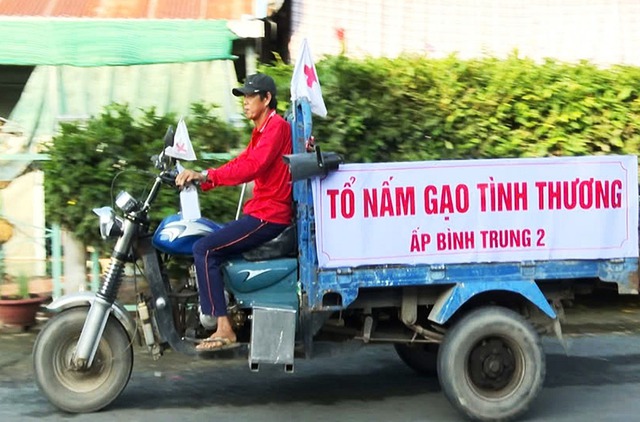 Chuyện tử tế: Nắm gạo tình thương dành cho người nghèo- Ảnh 1.