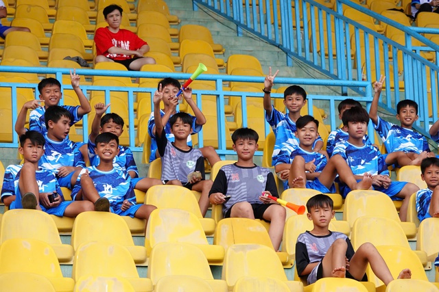 U.13 Cần Thơ học hỏi tinh thần fair play giải bóng đá Thanh Niên sinh viên- Ảnh 1.