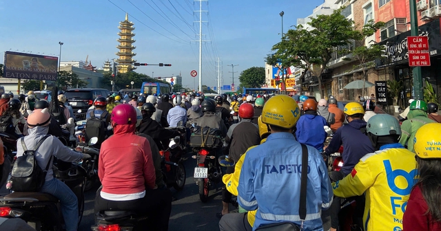 Chán nản cảnh trễ làm, trễ học... do kẹt xe triền miên- Ảnh 4.