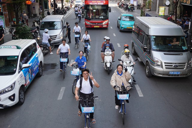 UBND TP.HCM phát động 'hãy trở thành công dân số TP.HCM'- Ảnh 8.