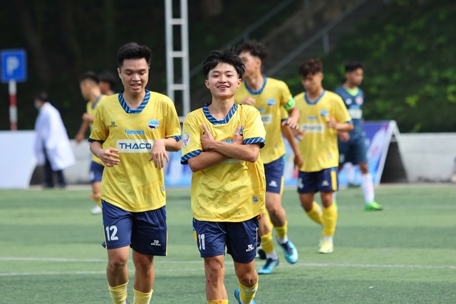 Trường ĐH Quy Nhơn 2-1 Trường CĐ Du lịch Nha Trang: Tân binh giành chiến thắng- Ảnh 1.