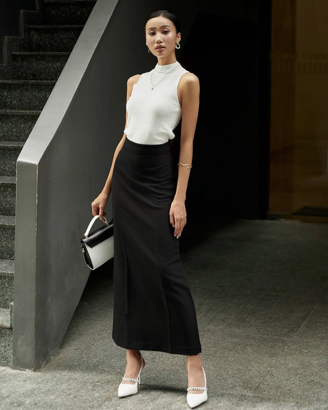 Black and white outfit trend, strong return at the beginning of the new year - Photo 11.