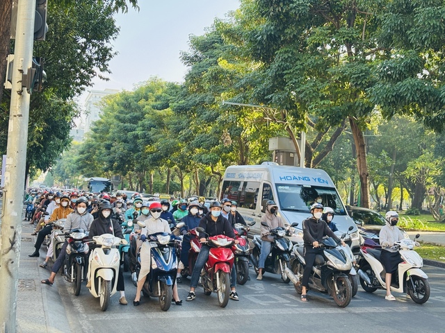 Người dân TP.HCM than khó đặt xe công nghệ cuối năm: Các hãng lý giải... vì kẹt xe!- Ảnh 2.